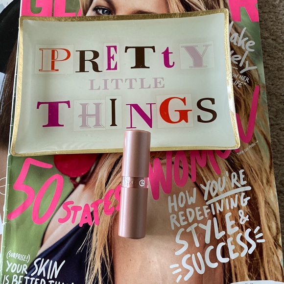 “Essence” In the Nude lipstick - Picture 3 of 5